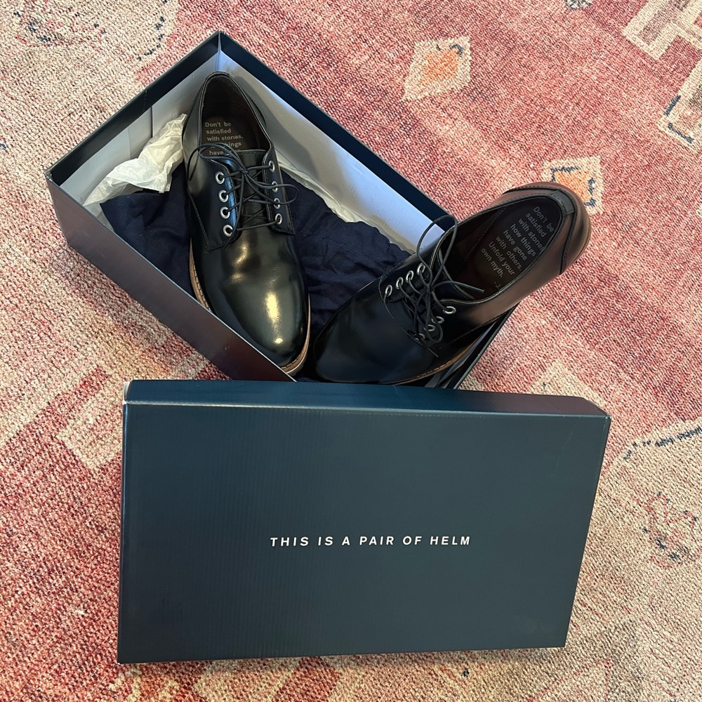 The Nils by HELM / Size: Men 7, Women 9 (D = Regular) / Black